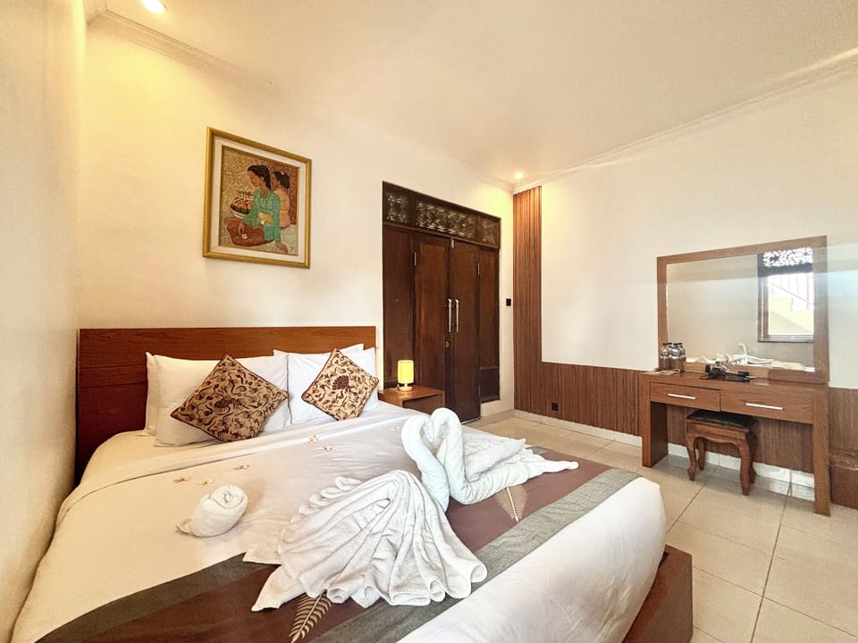 Superior Room, Lanai | Individually decorated, individually furnished, desk, laptop workspace