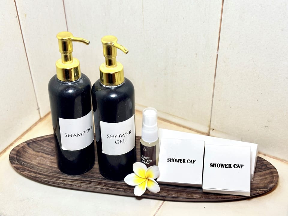 Superior Room, Garden View | Bathroom amenities | Shower, free toiletries, hair dryer, towels