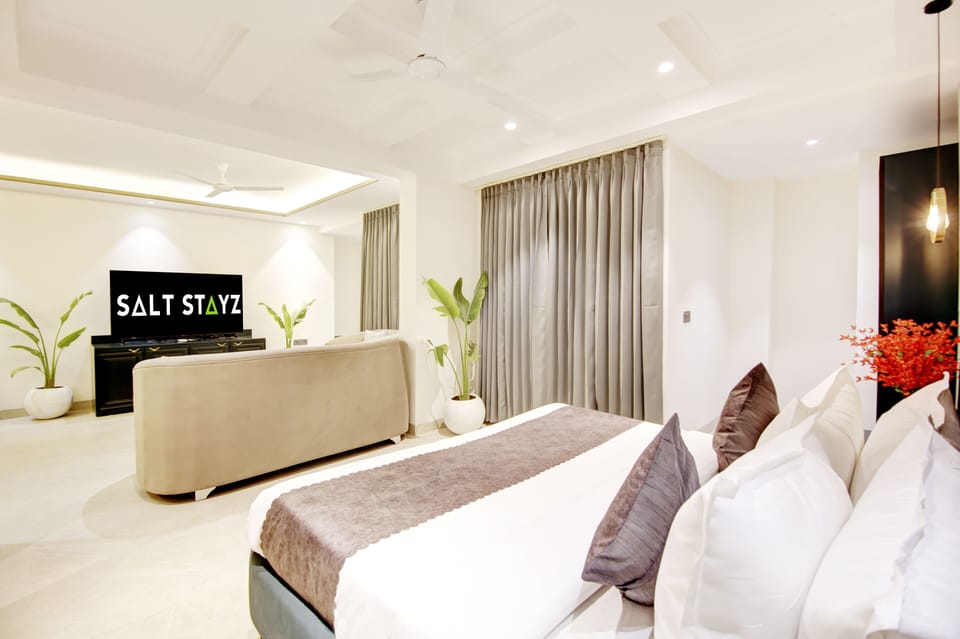 Presidential Suite with City view Balcony | Premium bedding, in-room safe, desk, laptop workspace