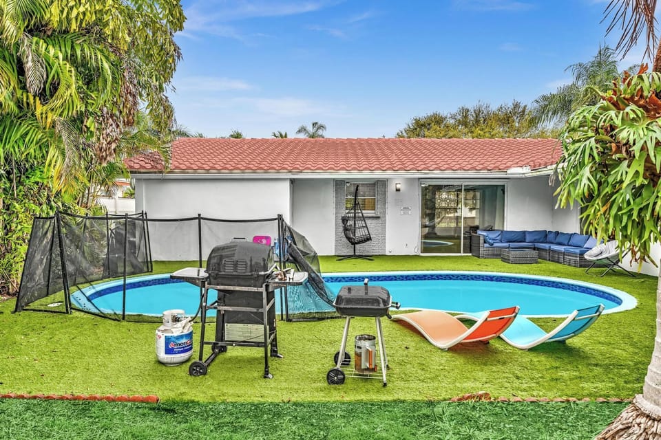 Poolside Grill