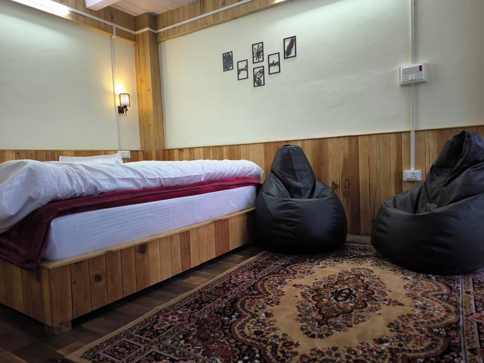Comfort Suite, Mountain View | 1 bedroom, Egyptian cotton sheets, premium bedding, blackout drapes