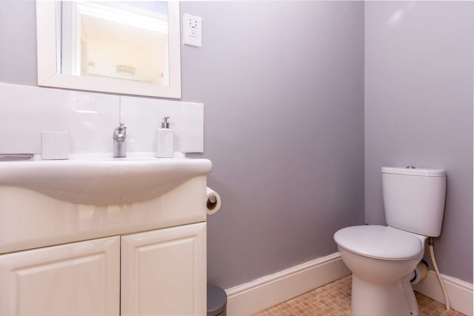 House | 2 bedrooms, desk, Internet