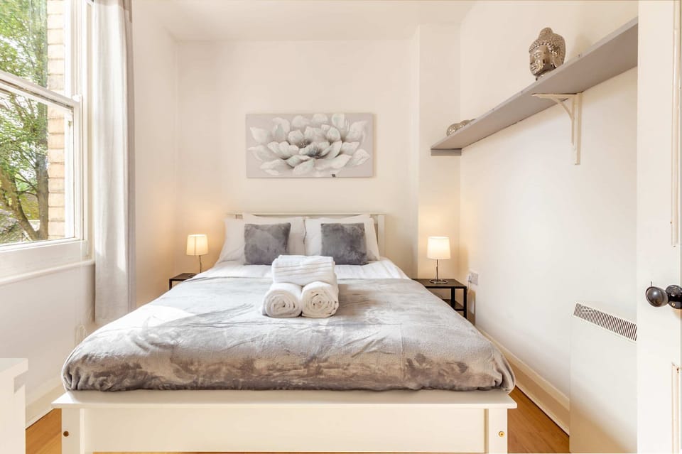 House | 2 bedrooms, desk, Internet