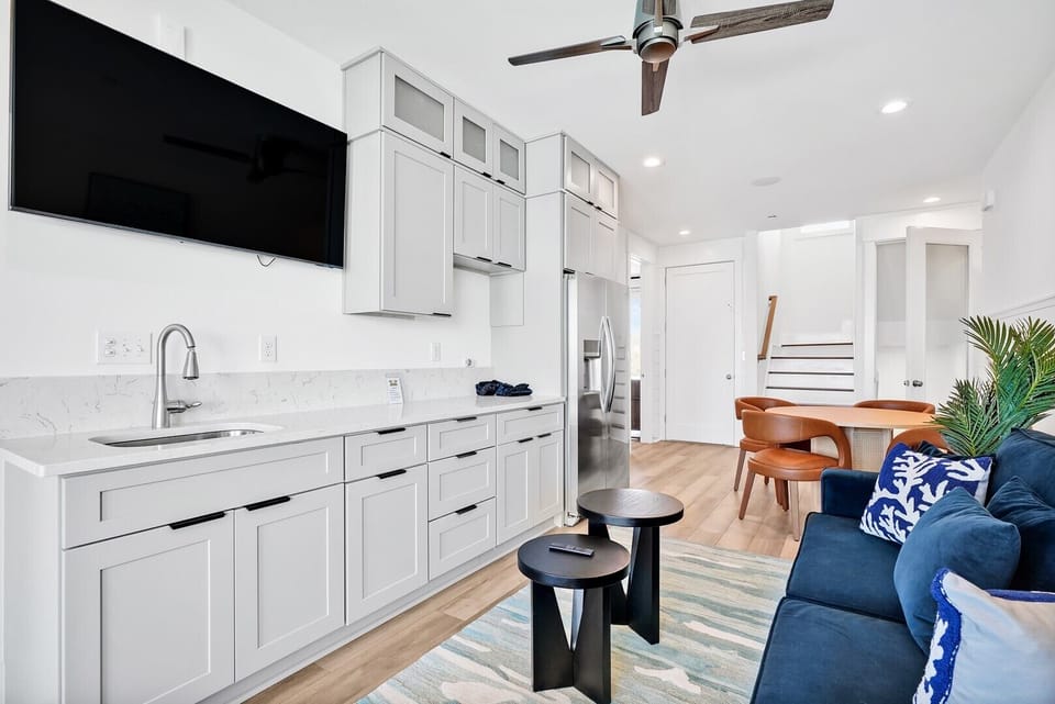 2nd Living Area
CG.5-5-25