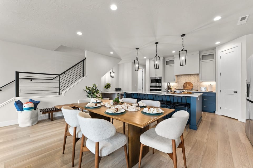 Townhome, 4 Bedrooms | Dining