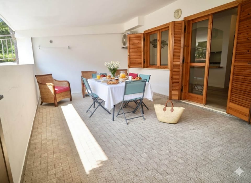 Apartment | Terrace/patio