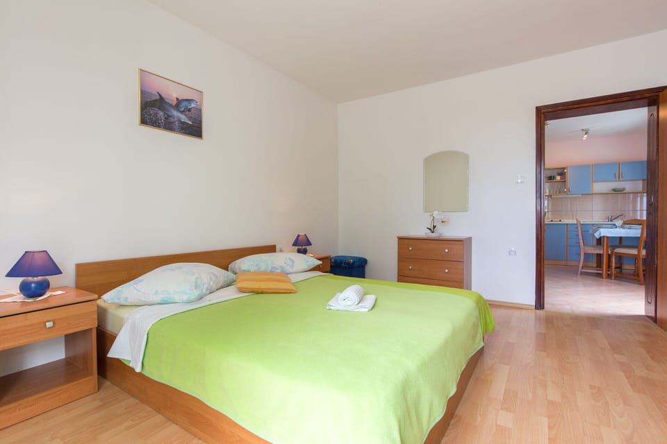Apartment | 1 bedroom, individually furnished, bed sheets