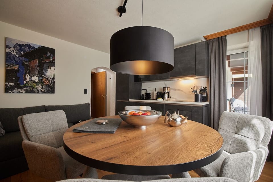 5fc40613-8770-476e-9548-37124bc49acc