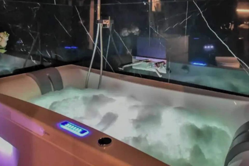 Indoor spa tub