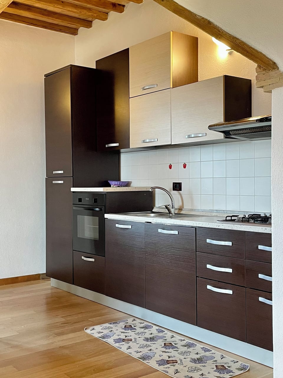 Duplex, Patio, Hill View | Private kitchen | Full-size fridge, oven, stovetop, cookware/dishes/utensils