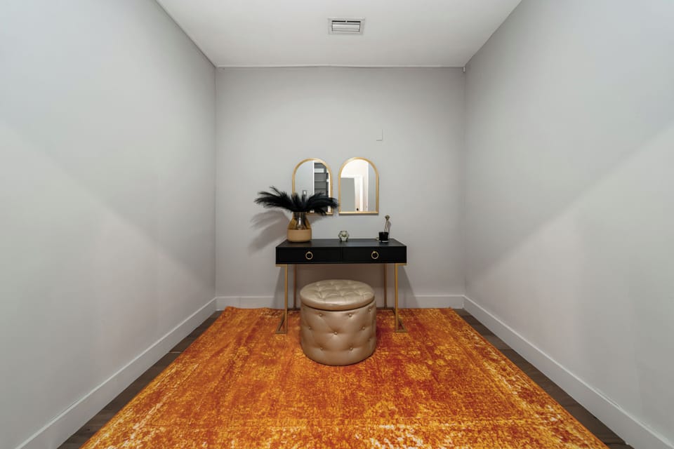 Master Bedroom | Vanity Salon