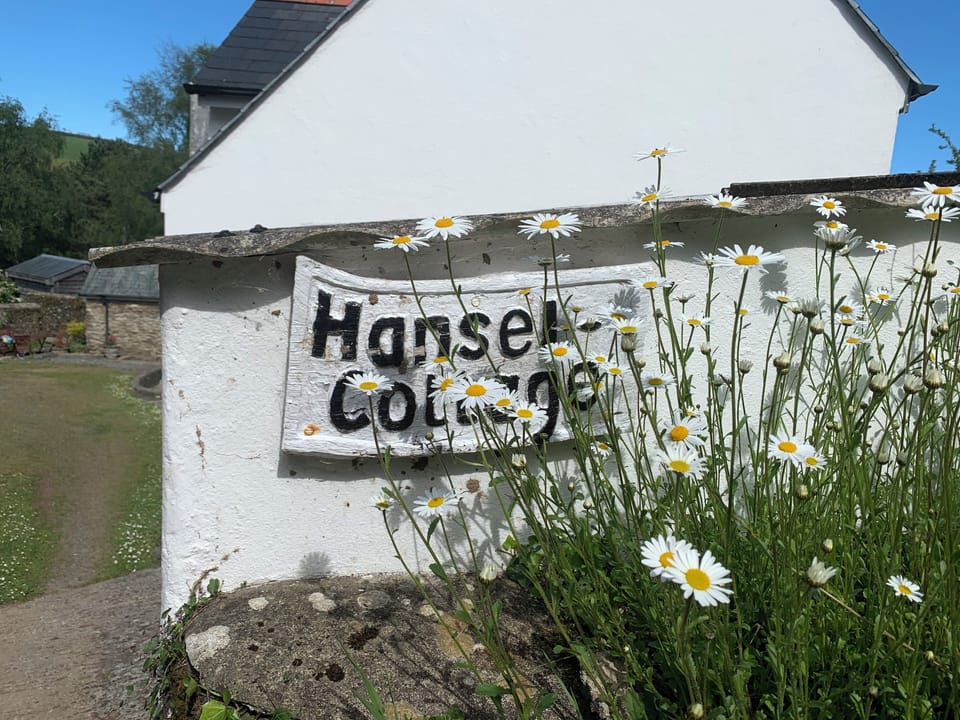 Hansel Cottage sign as you come in
