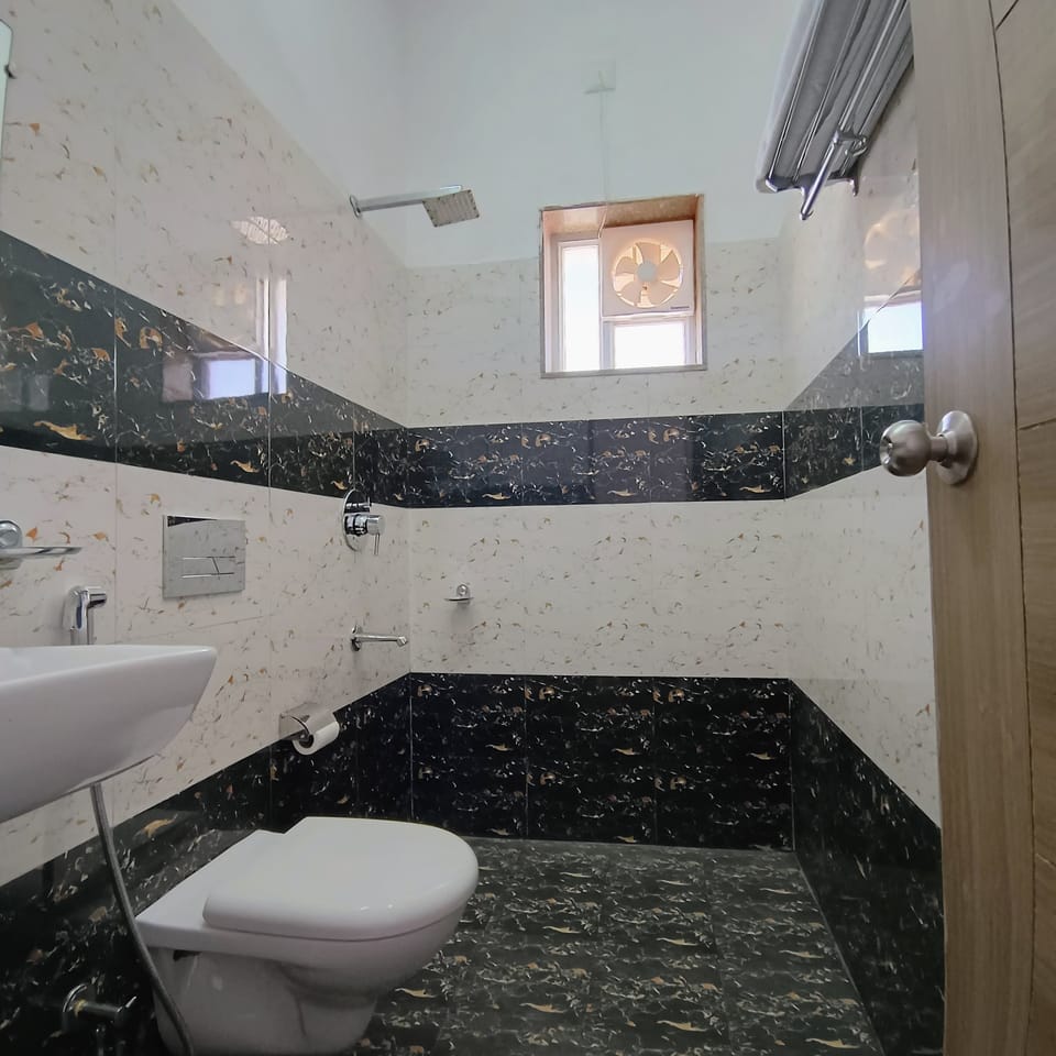 Shower, towels, soap, shampoo