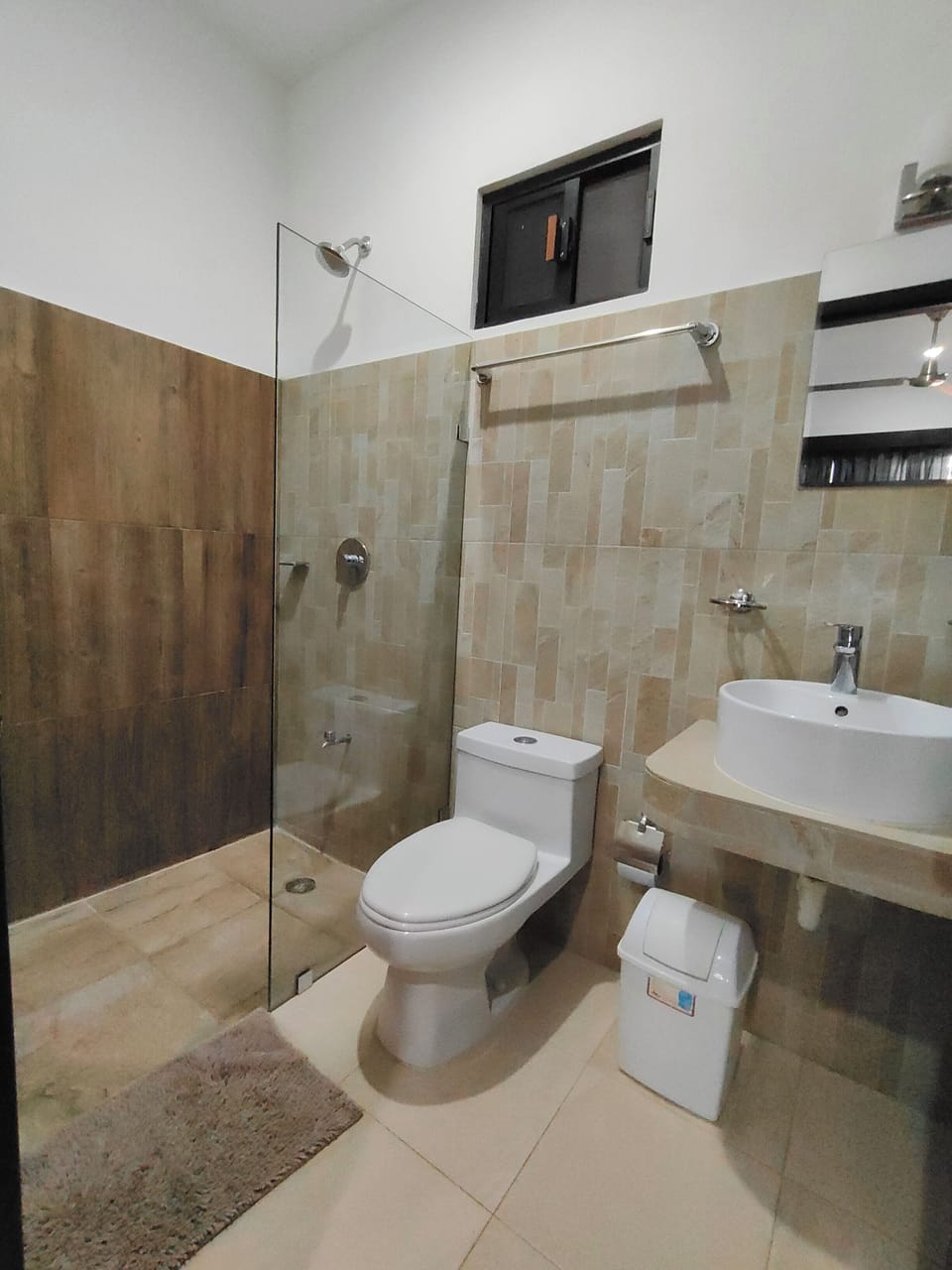 Comfort Quadruple Room, Patio, Garden View | Bathroom | Towels, soap, shampoo, toilet paper
