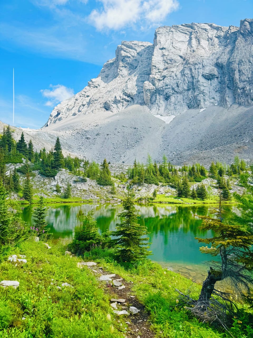 Paradise hiking in Kananaskis - Canmore’s neighbour! Ask me for recommendations