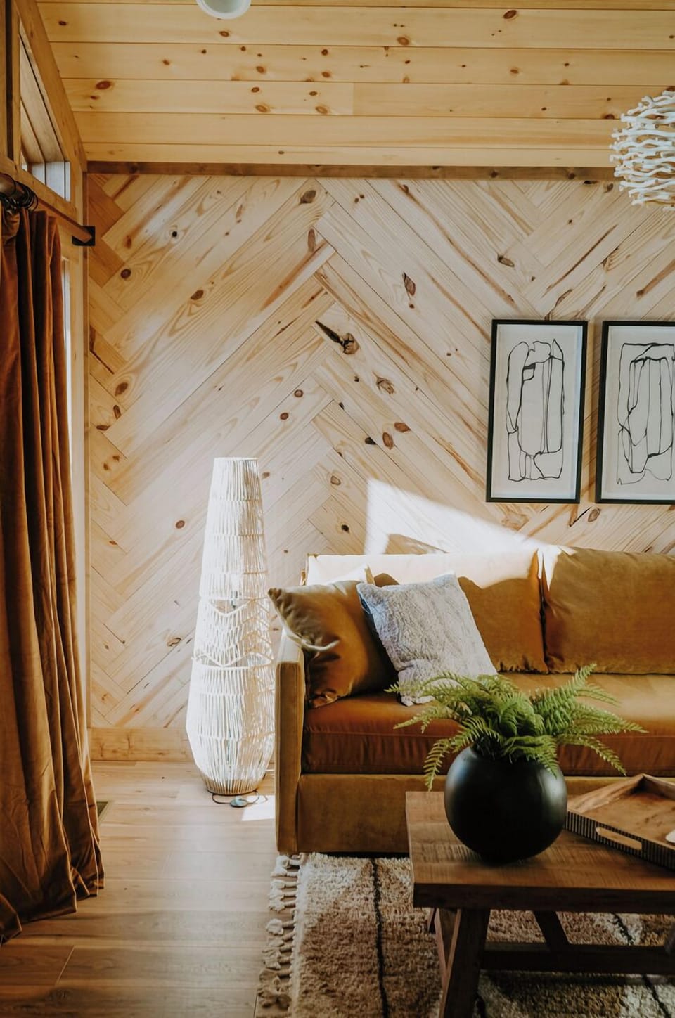 Luxury Suite, 1 King Bed with Sofa bed, Mountain View | Living area