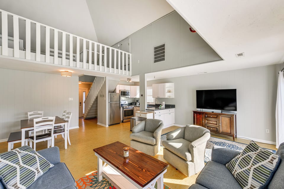 Living Room | Main Level | Central A/C & Heating