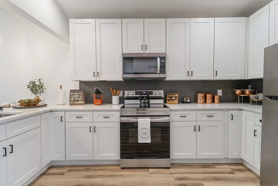 The perfect place to whip up a meal for you and your guests, or to grab a snack!