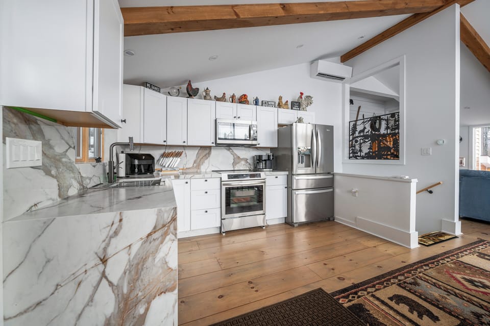 Gourmet Chef’s Kitchen – Fully equipped for culinary masterpieces