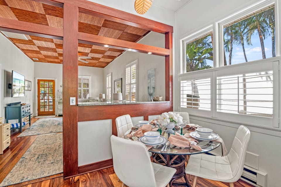 Dining Area and Mini Bar