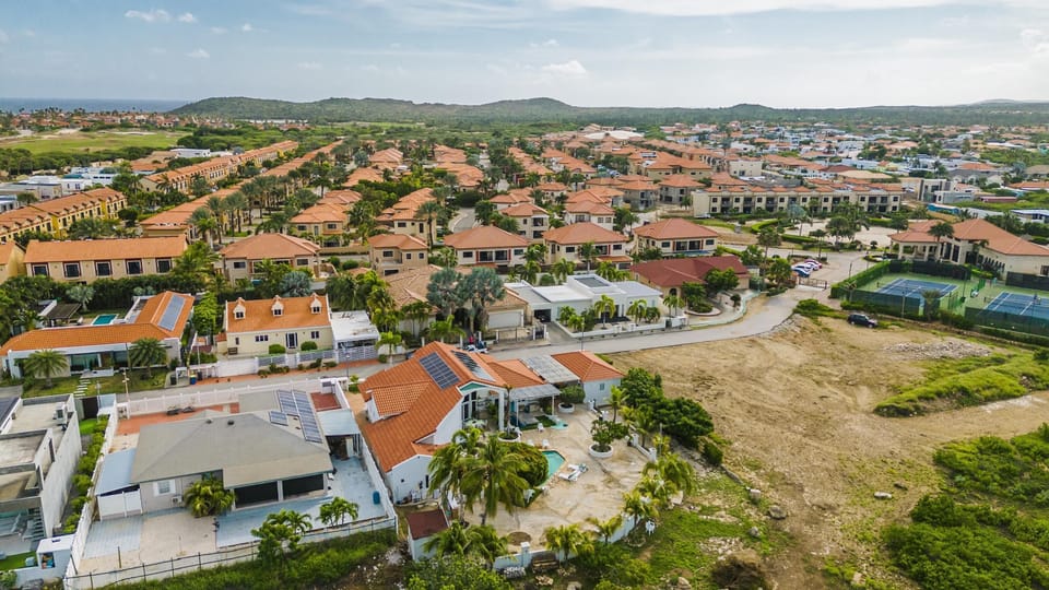 Cozy Studio  Great Location  Pool  Walk 2 Beach (25096)