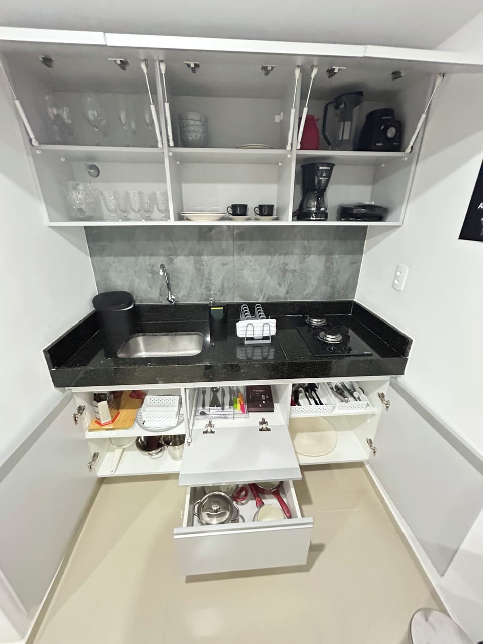 Apartment | Private kitchen | Mini-fridge, microwave, stovetop, blender
