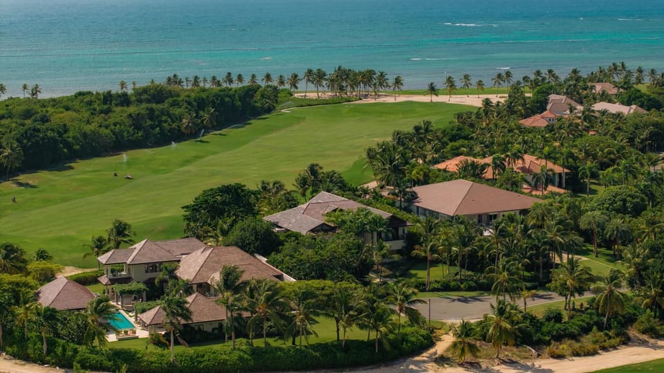 Large ocean view property with golf cart, full staff, heated pool and jacuzzi (7041)