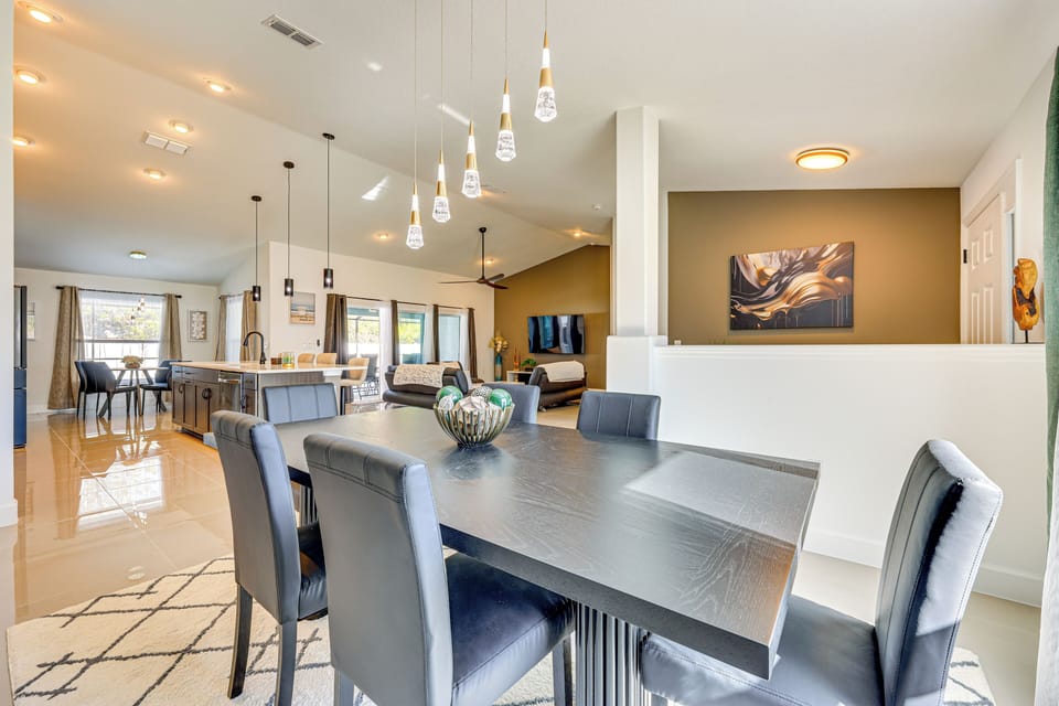 Dining Room | Dining Table