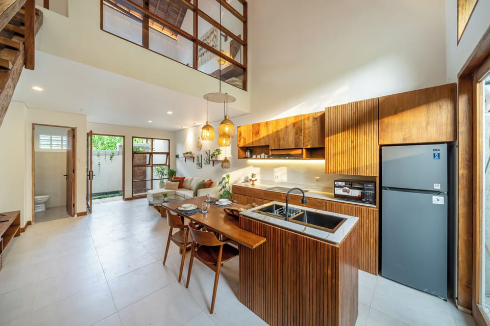 Deluxe Villa | Private kitchen | Full-size fridge