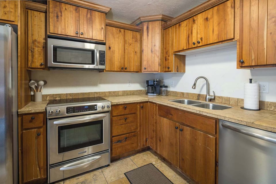Fully Stocked Kitchen