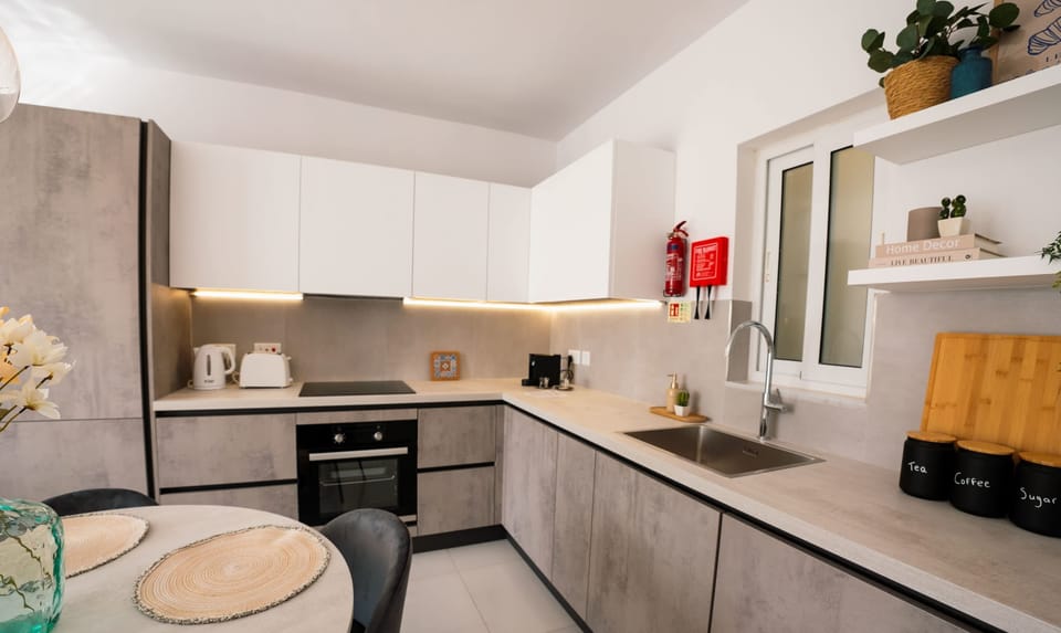 Fully equipped kitchen