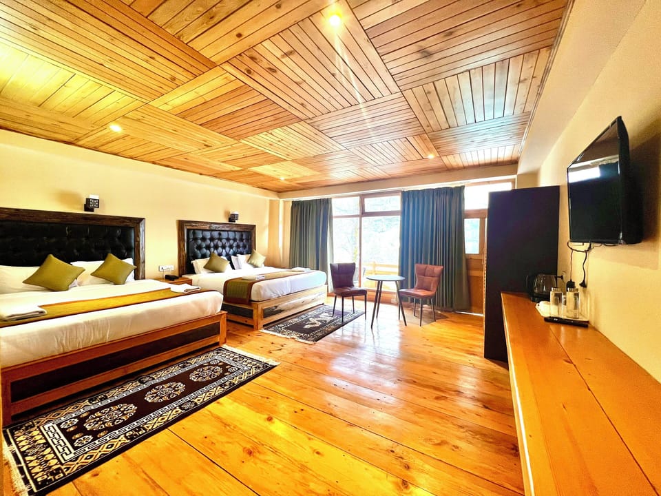 Club Quadruple Room, Balcony, Mountain View | WiFi (free)