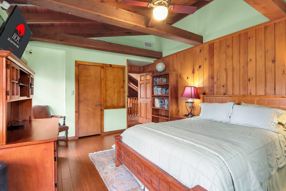 Alternate view of bedroom 3.