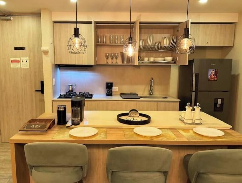 Fully KItchen.