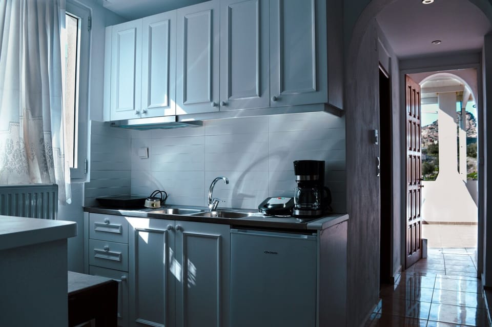 House | 2 bedrooms, desk