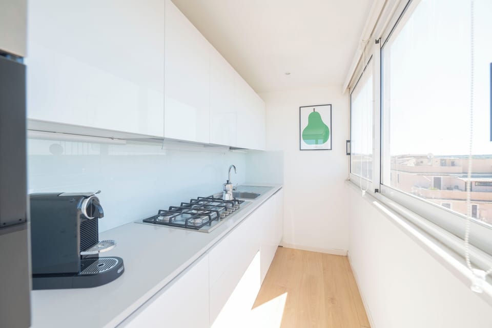 Panoramic Apartment | Private kitchen | Full-size fridge, oven, stovetop, dishwasher