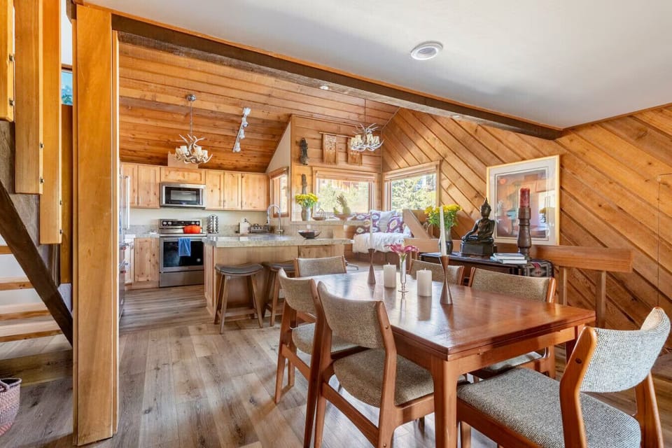 Open dining space with seating