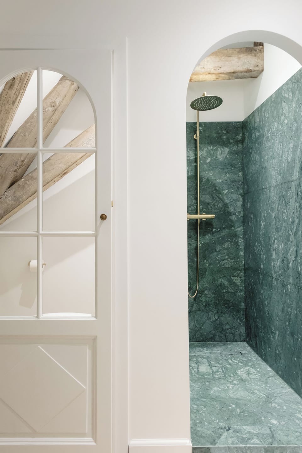 Superior Double Room, City View | Bathroom | Shower, rainfall showerhead, hair dryer, towels