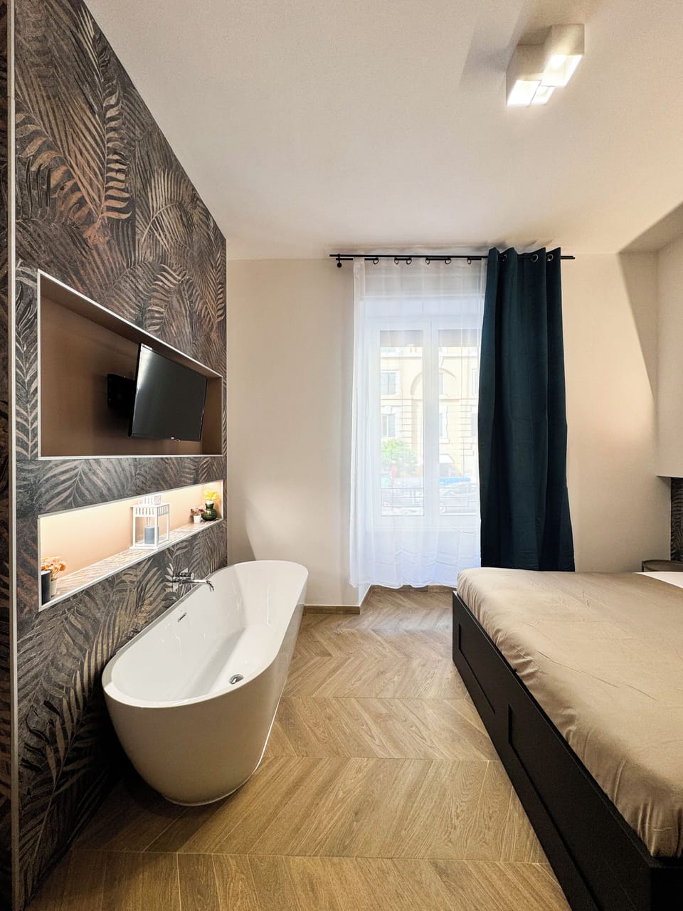 Deluxe Double or Twin Room, Non Smoking | Desk, iron/ironing board, WiFi (free)