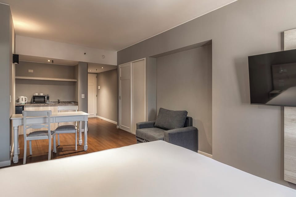 Triple Room | Pillowtop beds, desk, blackout drapes, free WiFi