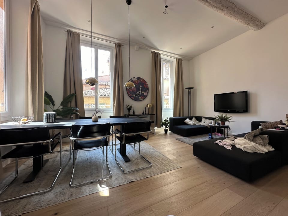 Romantic Apartment, City View | In-room dining
