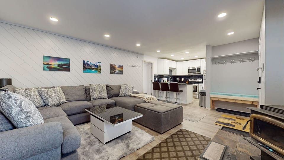Home Decor, Architecture, Building, Furniture, Indoors
