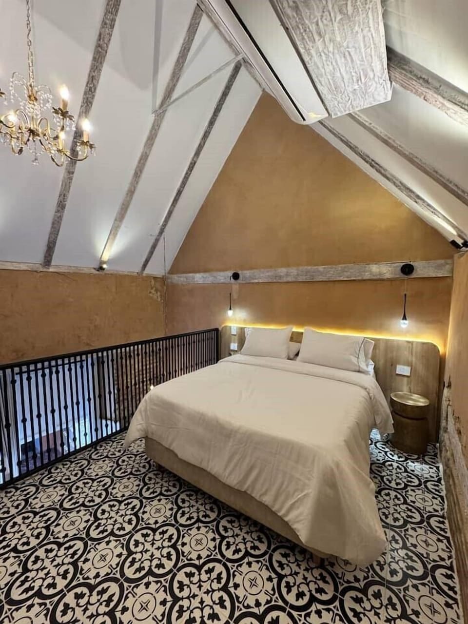 Deluxe Double Room, Balcony, City View | Down comforters, laptop workspace, free WiFi, bed sheets
