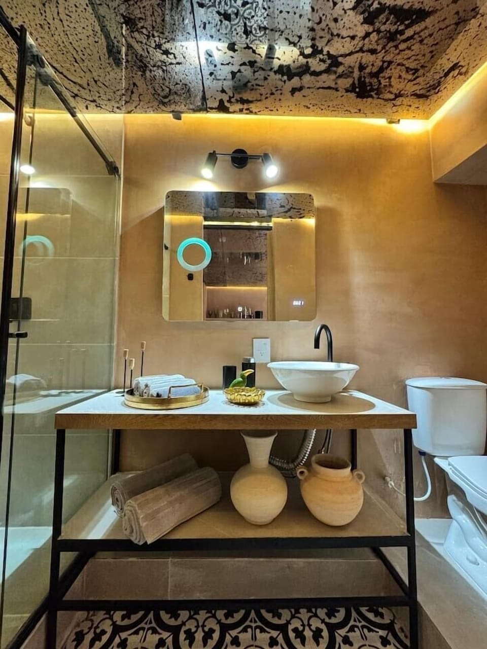Deluxe Double Room, Balcony, City View | Bathroom | Free toiletries, hair dryer, towels, soap