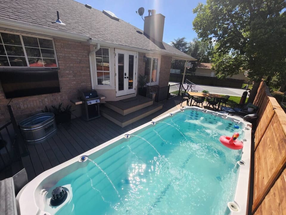 Large outdoor hot tub/pool