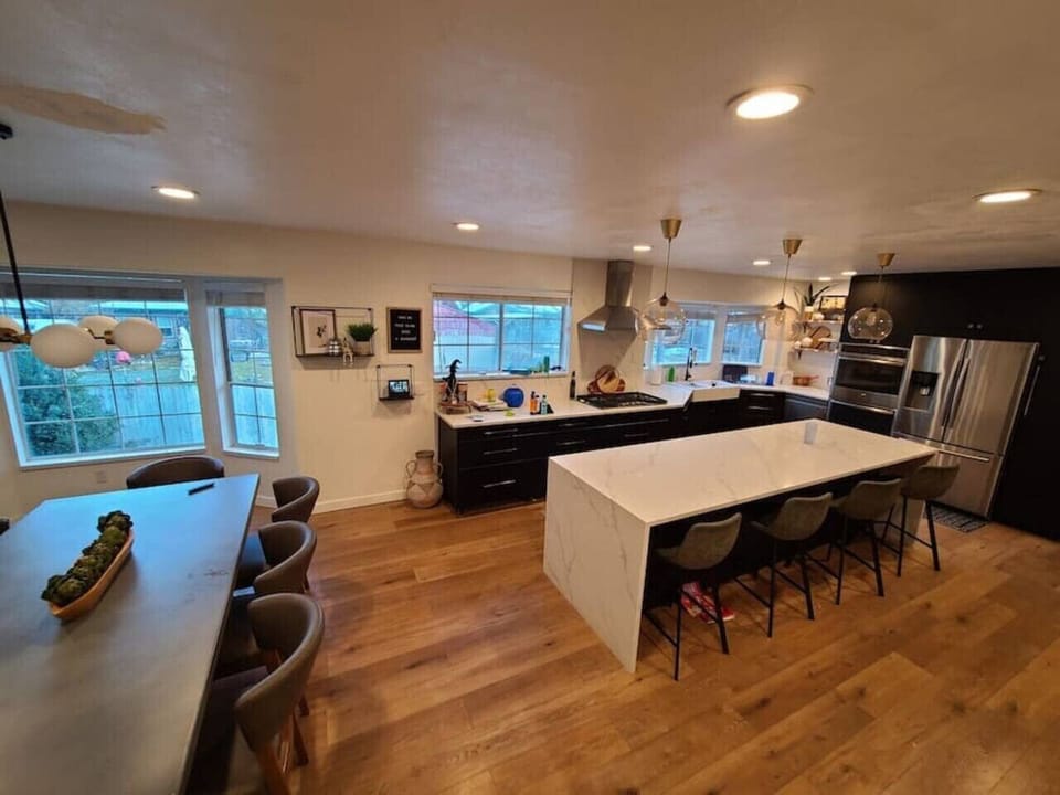 Fully stocked spacious kitchen
