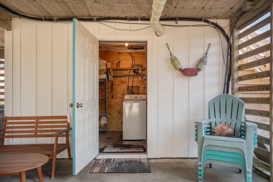 KDH425: Kill Devil Hills 425 | Carport - Laundry Area