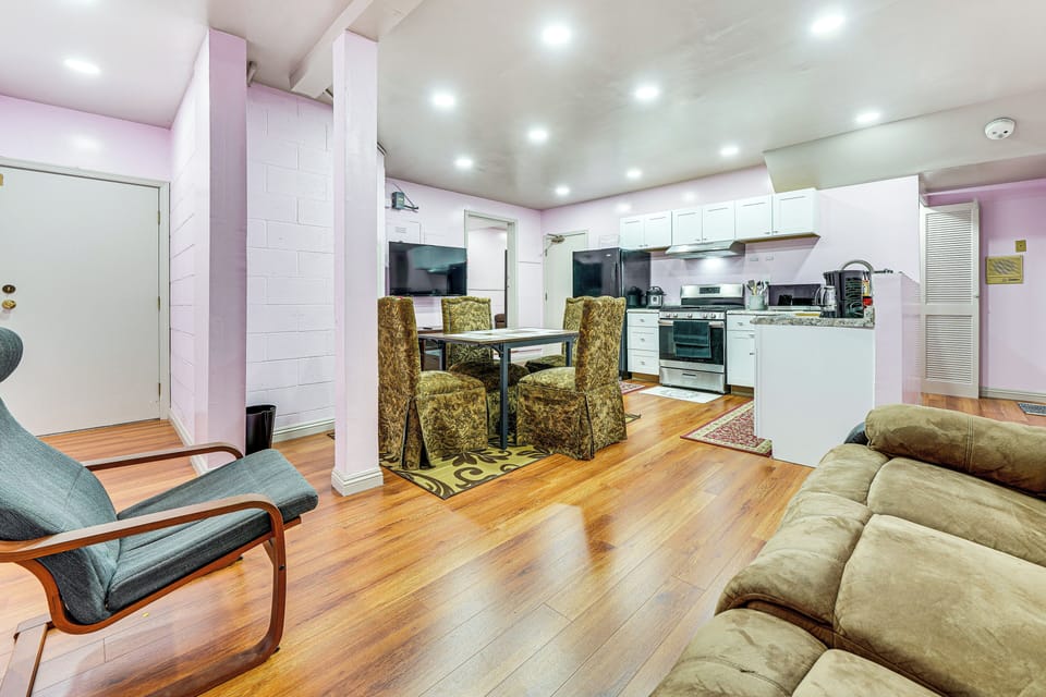 Living Room | Free WiFi | Stand-Alone Heaters