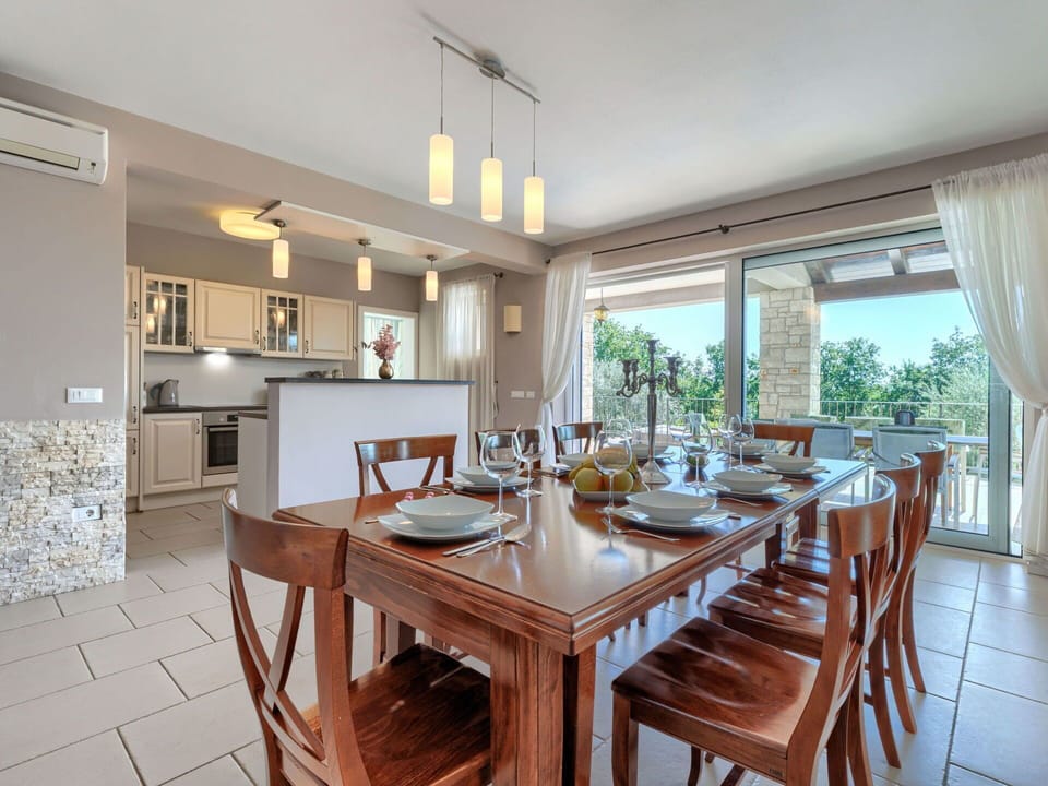 Furniture, Flooring, Interior Design, Wood, Kitchen & Dining Room Table, Ceiling, Chair, Table, Floor, Dining Room