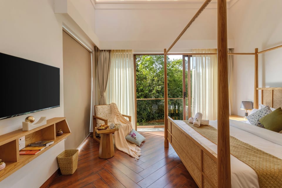 Luxury Room, Pool View | Iron/ironing board, free WiFi